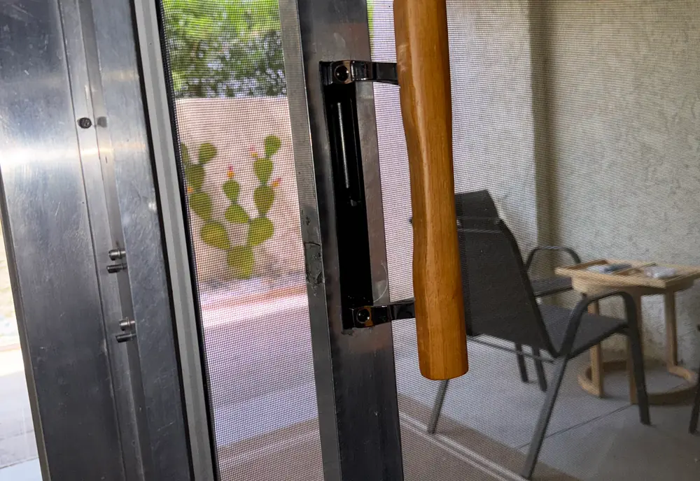 Sliding patio door handle and latch hardware
